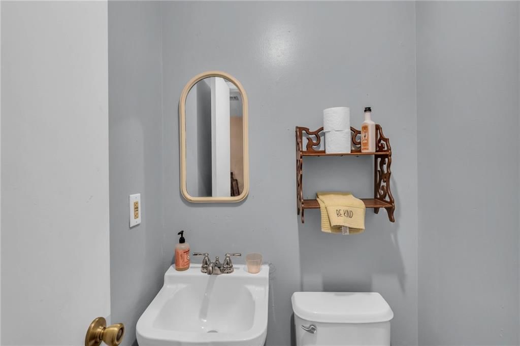 5813 NW Klamm Drive — photo 25