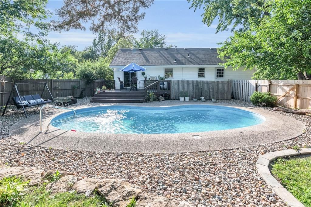 5813 NW Klamm Drive — photo 29