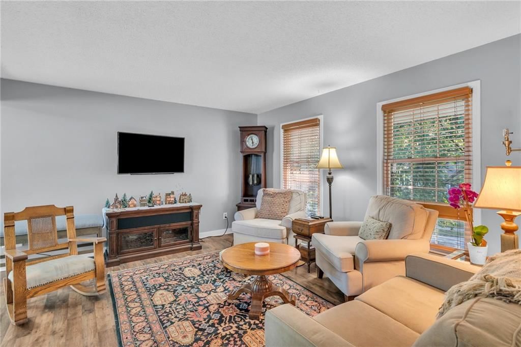5813 NW Klamm Drive — photo 6