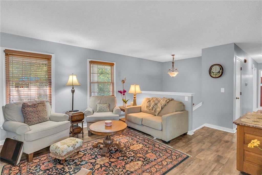 5813 NW Klamm Drive — photo 7