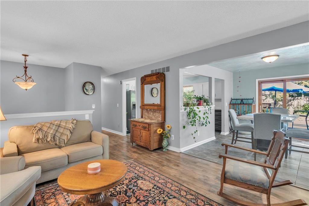 5813 NW Klamm Drive — photo 8