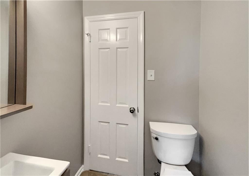 1222 W 67th Terrace — photo 11