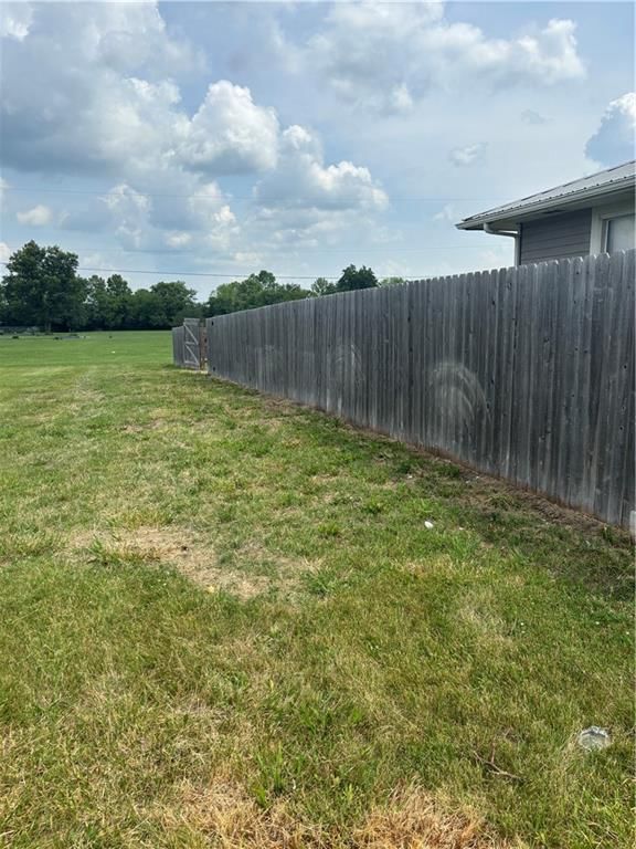705 W 15th Street — photo 8