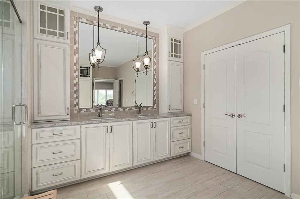 5852 Edgewater Drive — photo 31
