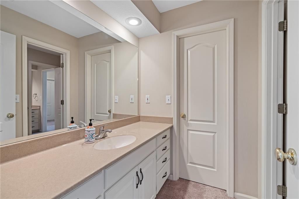 5852 Edgewater Drive — photo 41