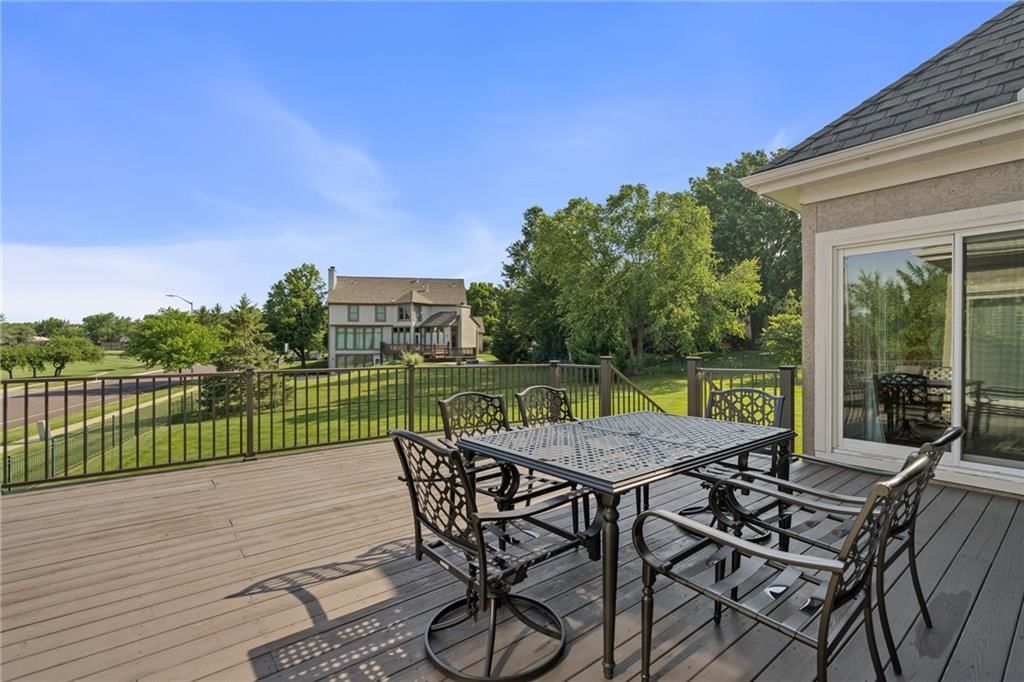 5852 Edgewater Drive — photo 8