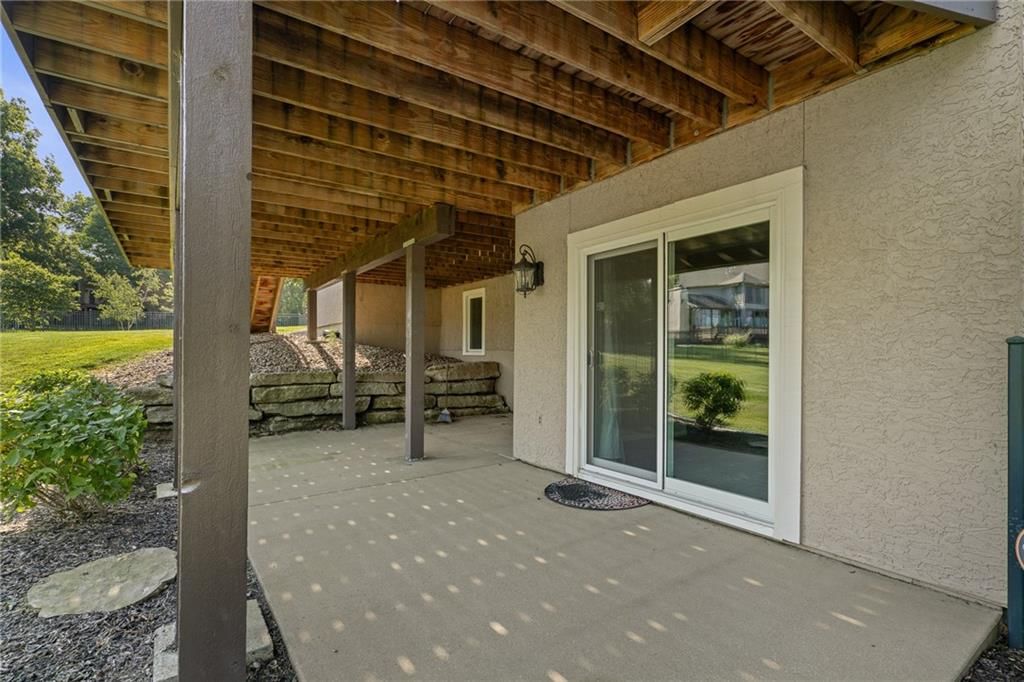 5852 Edgewater Drive — photo 9