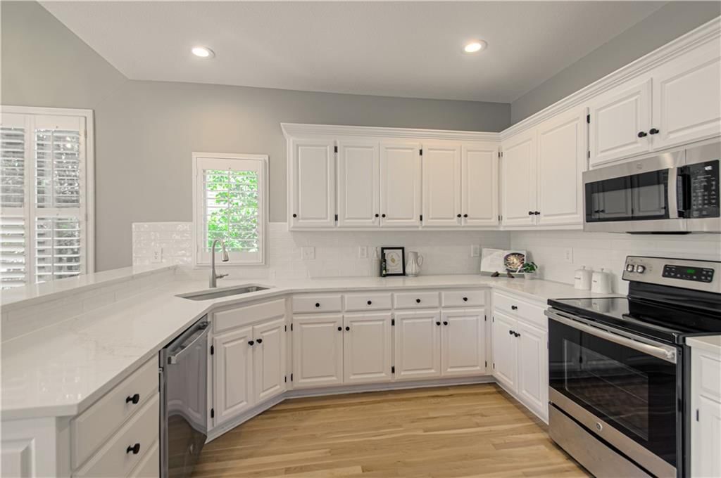 5105 W 159th Terrace — photo 12