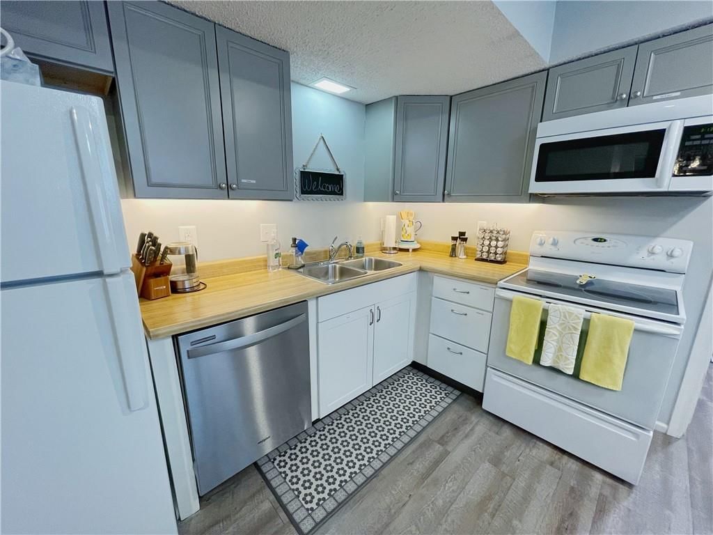 202 W Meadow Street — photo 33