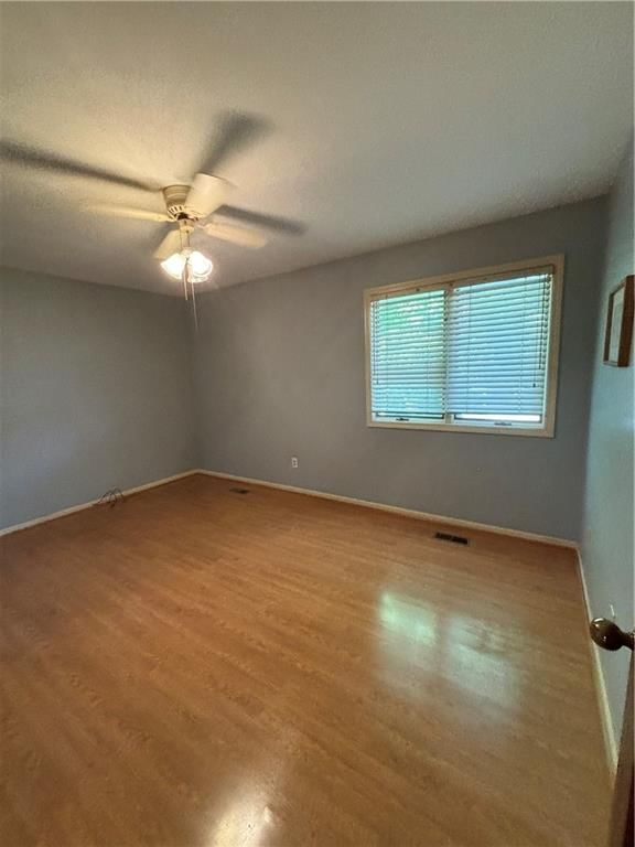 2102 Chambers Avenue — photo 13