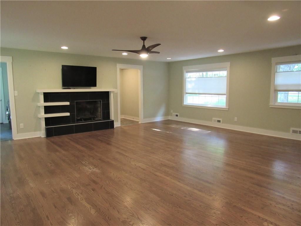 9652 Lee Boulevard — photo 12