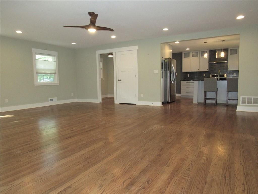 9652 Lee Boulevard — photo 15