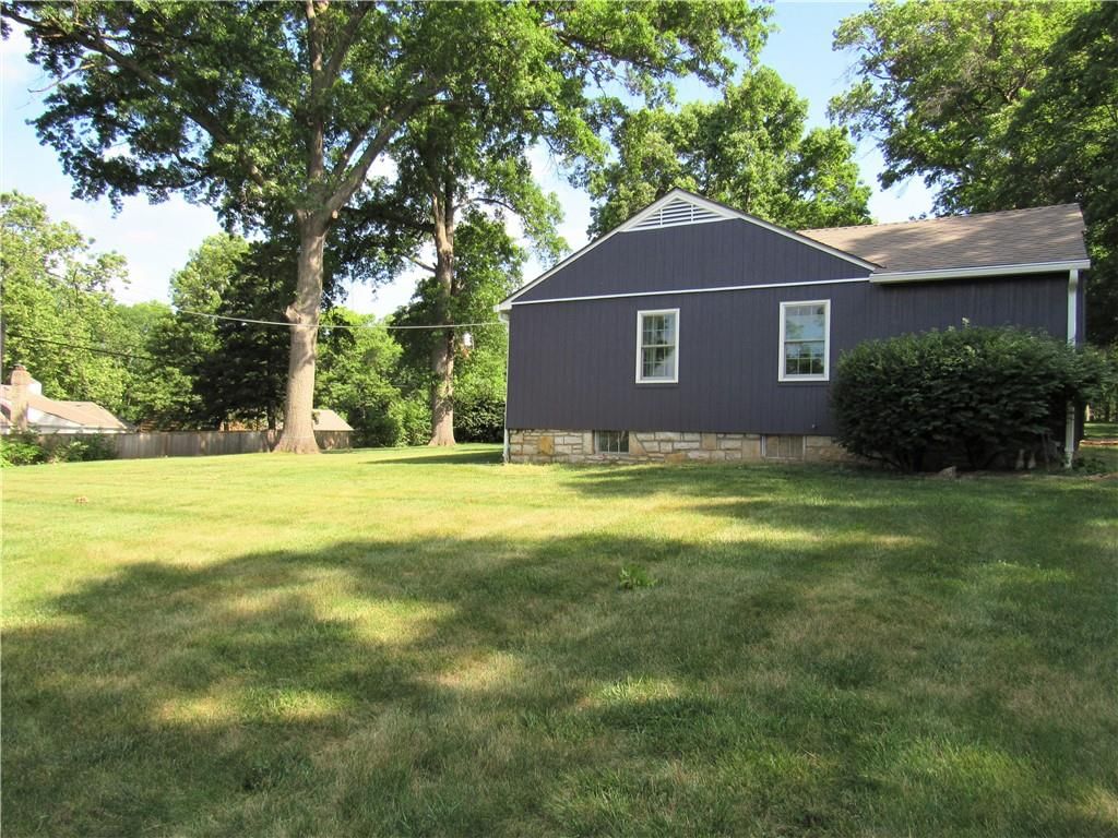 9652 Lee Boulevard — photo 25
