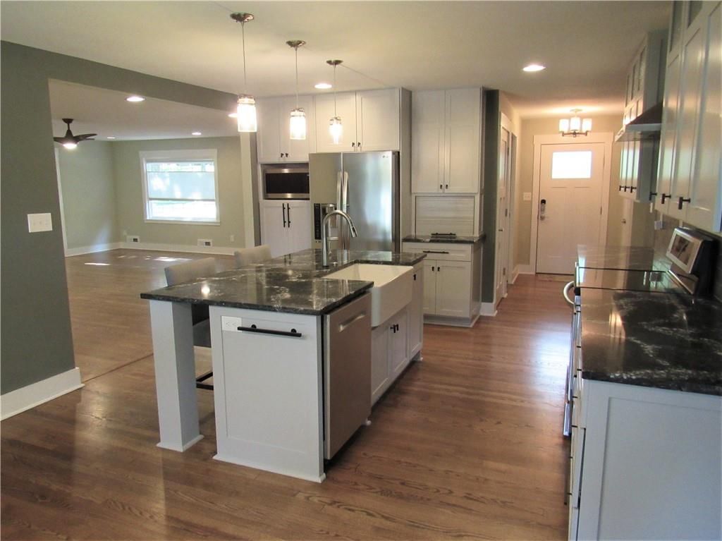9652 Lee Boulevard — photo 8