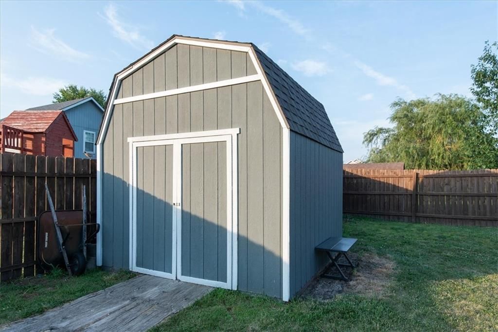 926 Hickory Court — photo 41
