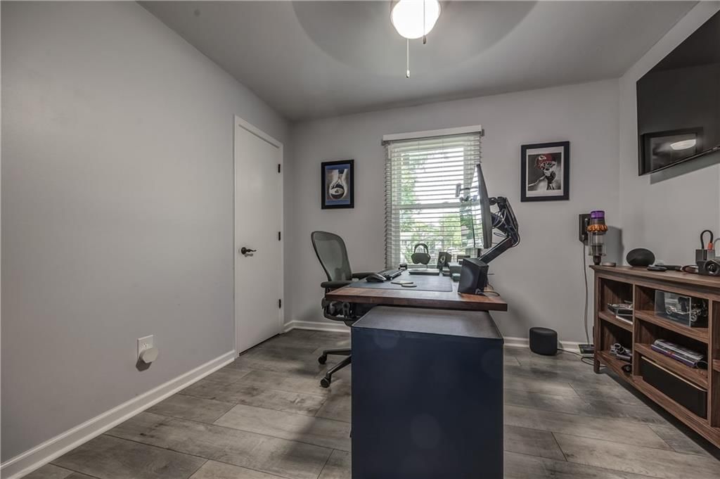 1018 N Church Street — photo 10