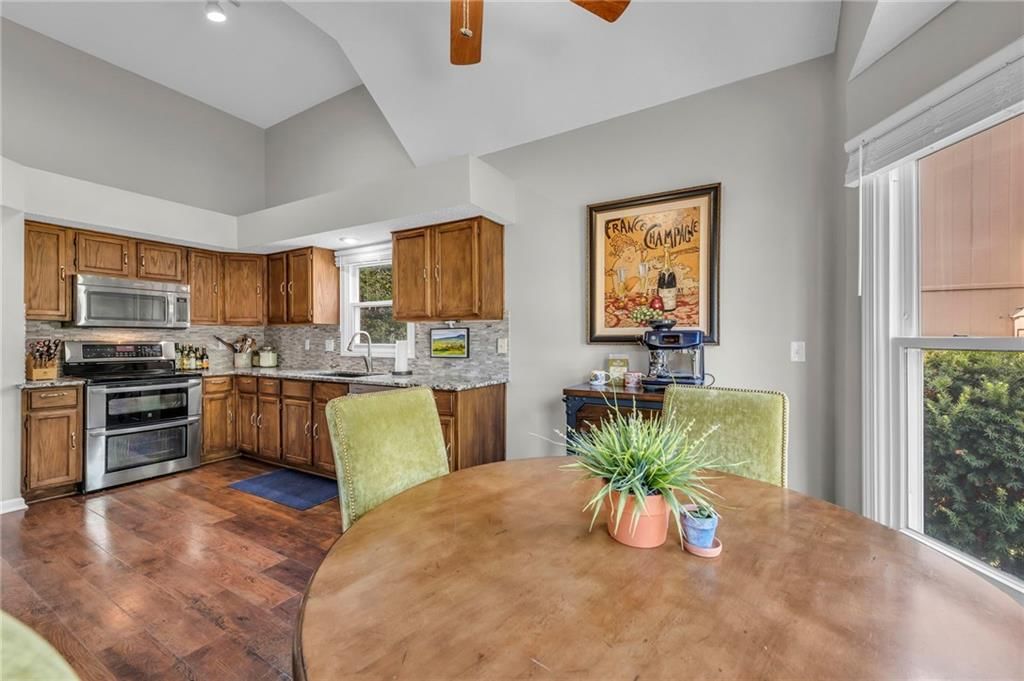 15235 Hemlock Street — photo 12