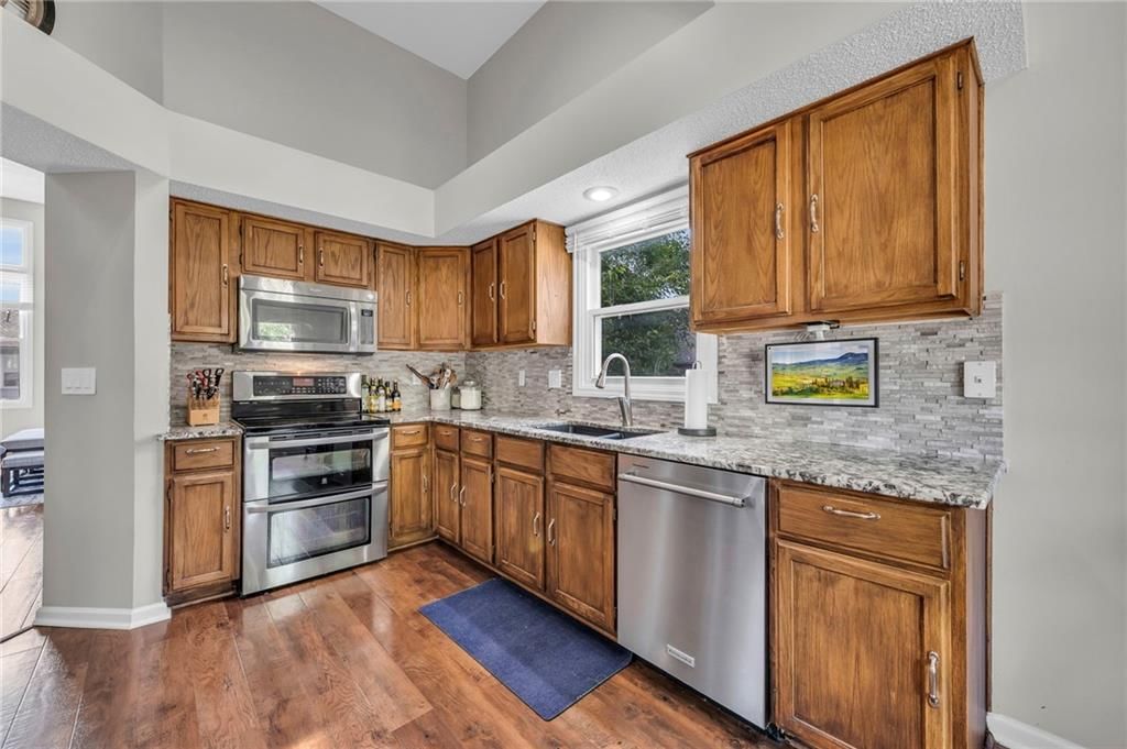 15235 Hemlock Street — photo 13