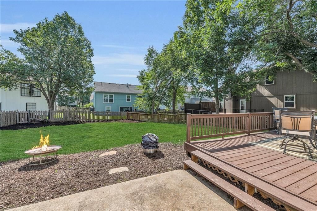 15235 Hemlock Street — photo 34