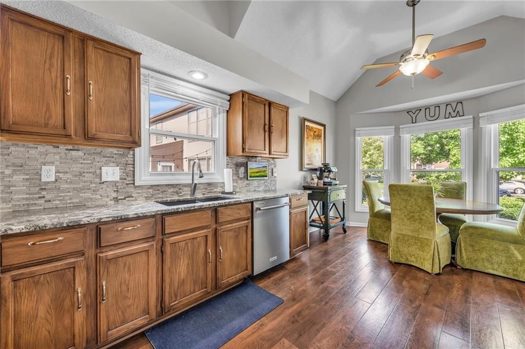 15235 Hemlock Street — photo 10
