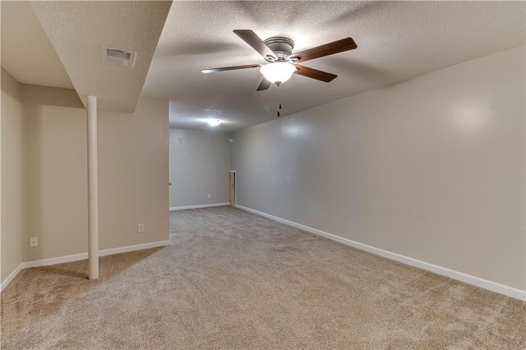 2605 College Lane — photo 32