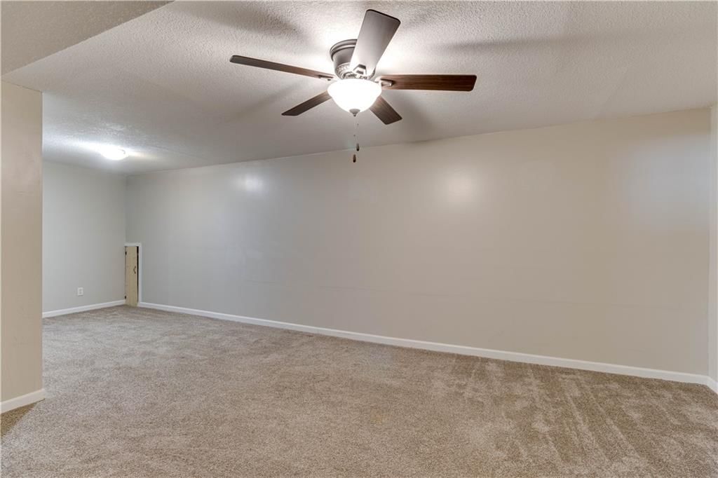 2605 College Lane — photo 36