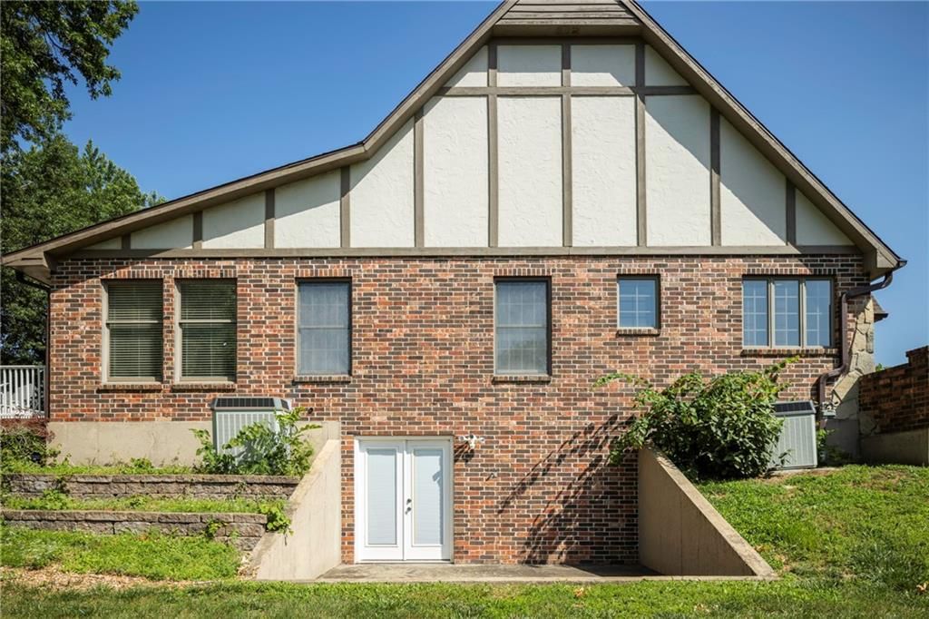 608 Darrow Street — photo 46