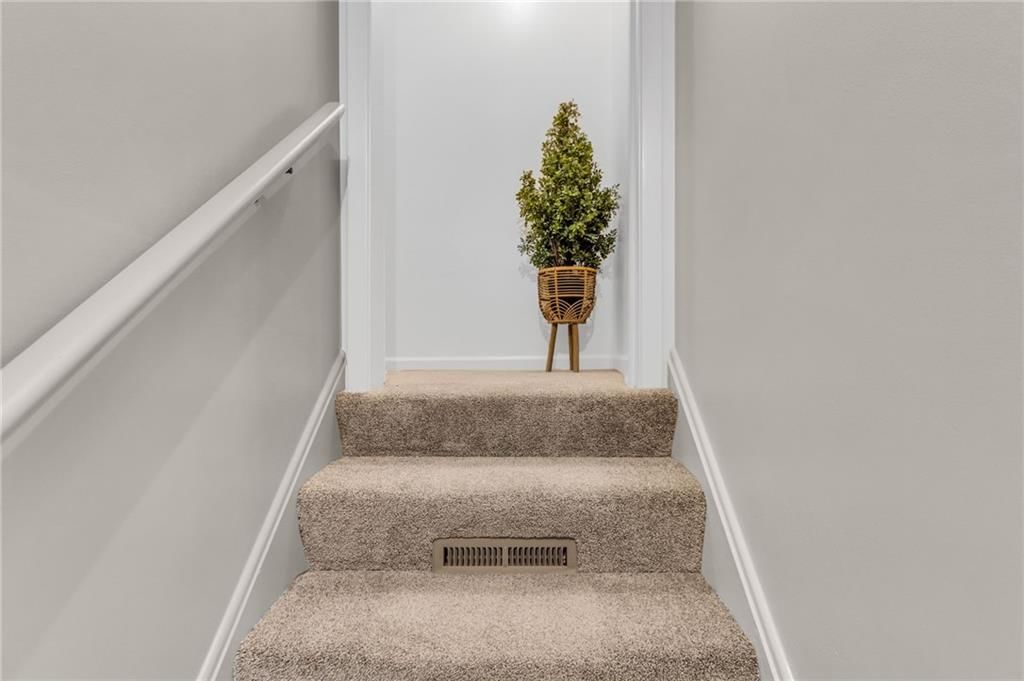 8602 Maple Avenue — photo 16