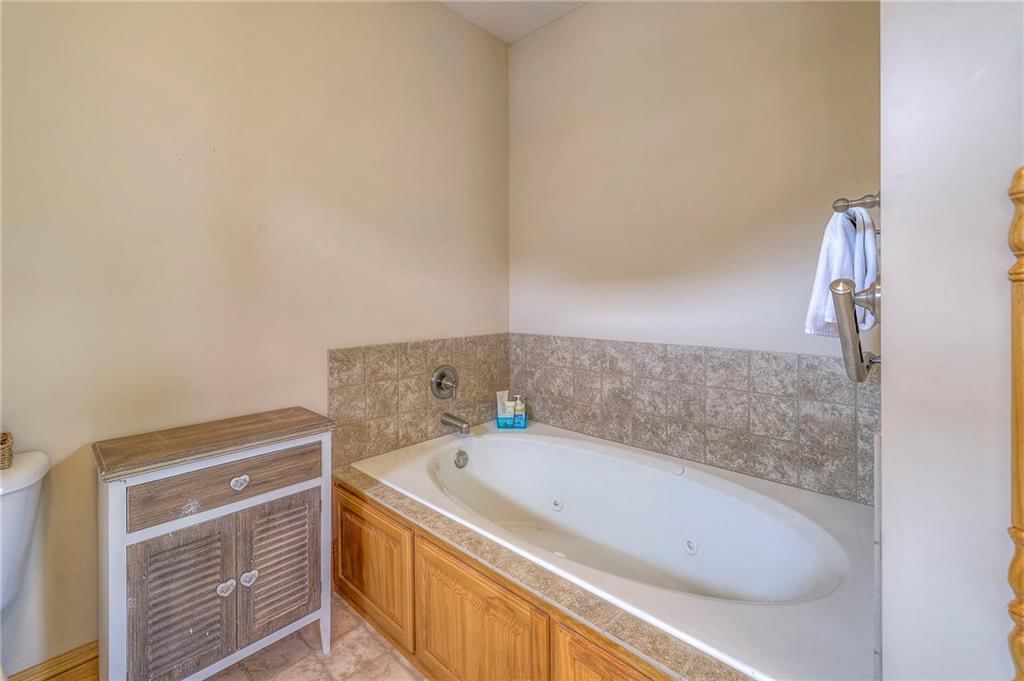 11217 Hamilton Drive — photo 28