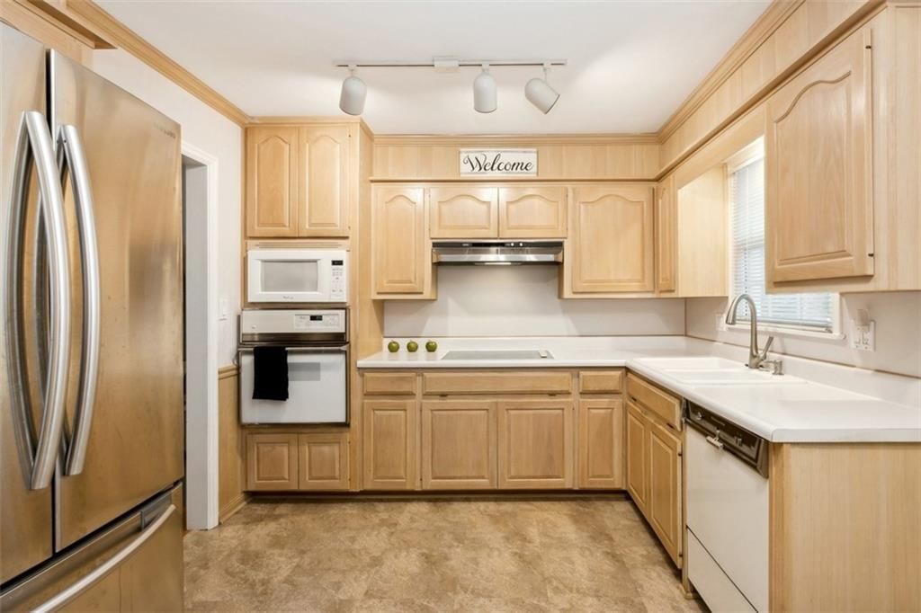 9300 Dearborn Street — photo 7