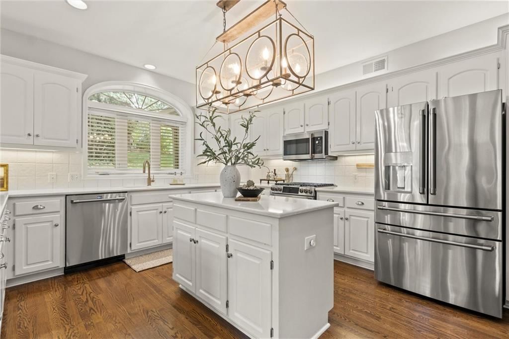 4709 N Hickory Court — photo 11