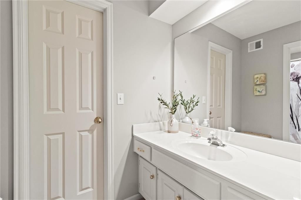 4709 N Hickory Court — photo 31