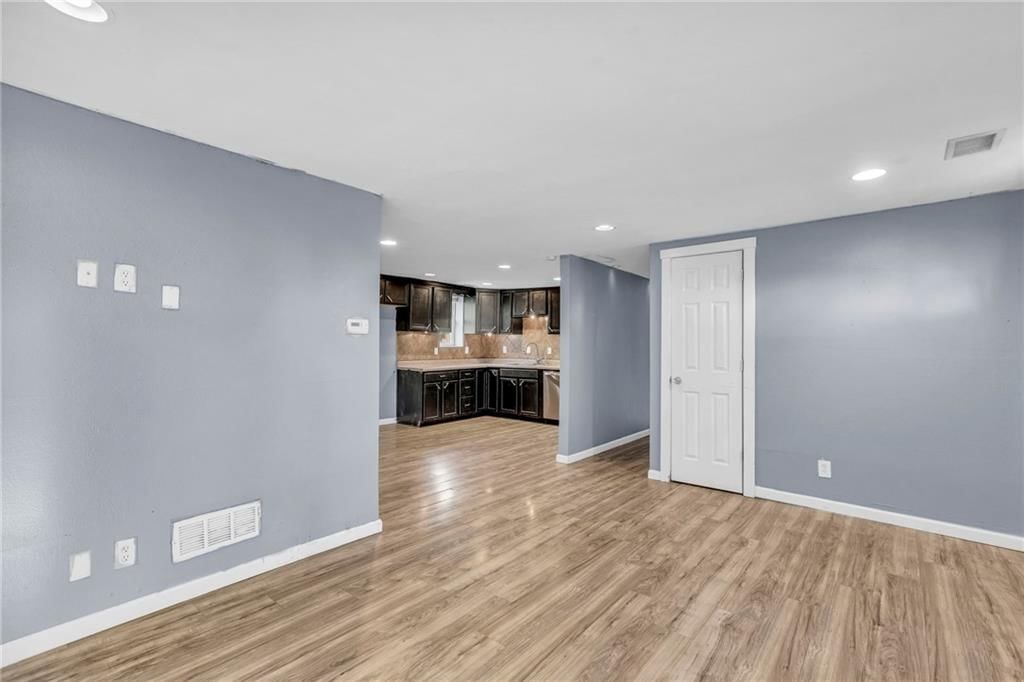 1246 S Brockway Street — photo 7