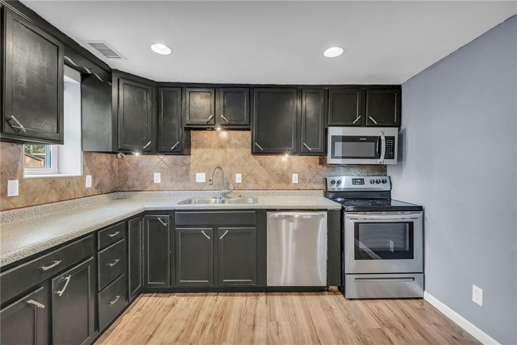 1246 S Brockway Street — photo 9