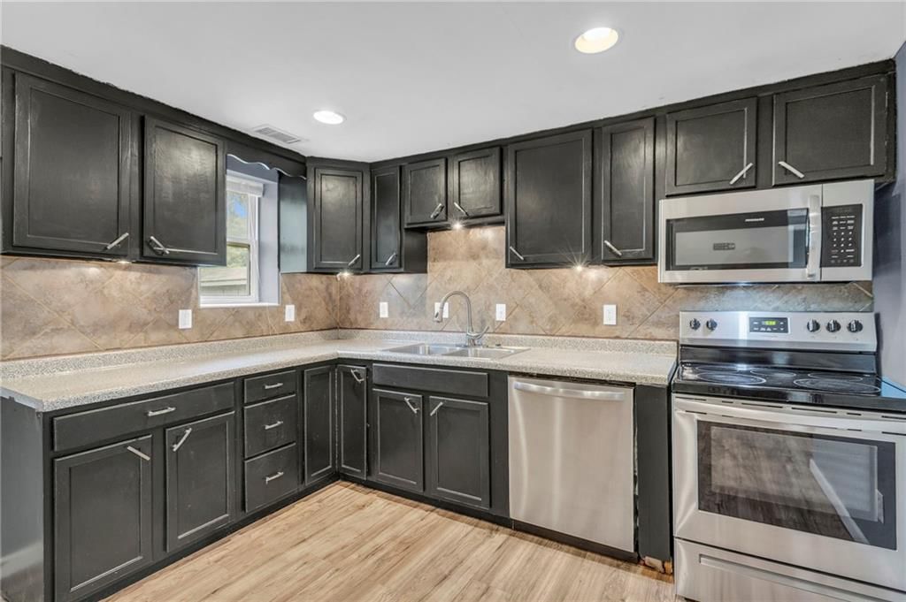1246 S Brockway Street — photo 10