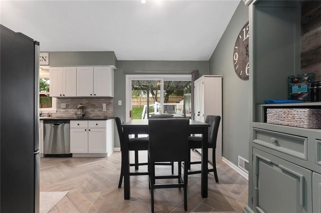 6404 N Woodland Avenue — photo 11