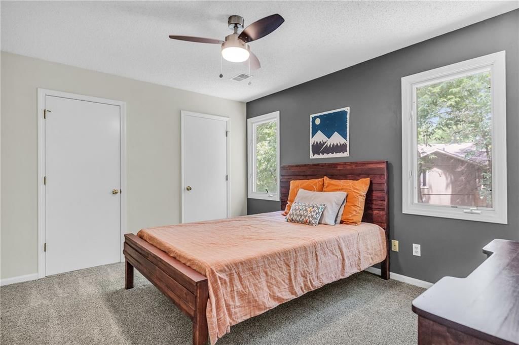 8233 NW Weatherby Drive — photo 27