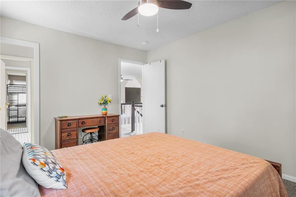8233 NW Weatherby Drive — photo 28