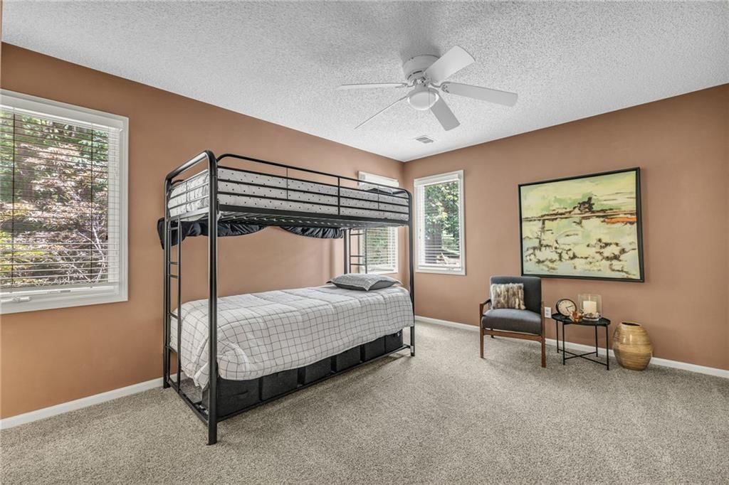 8233 NW Weatherby Drive — photo 31