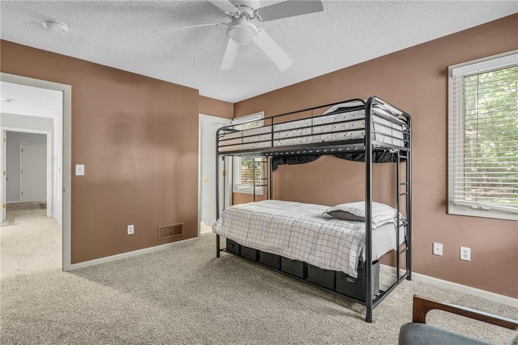 8233 NW Weatherby Drive — photo 32