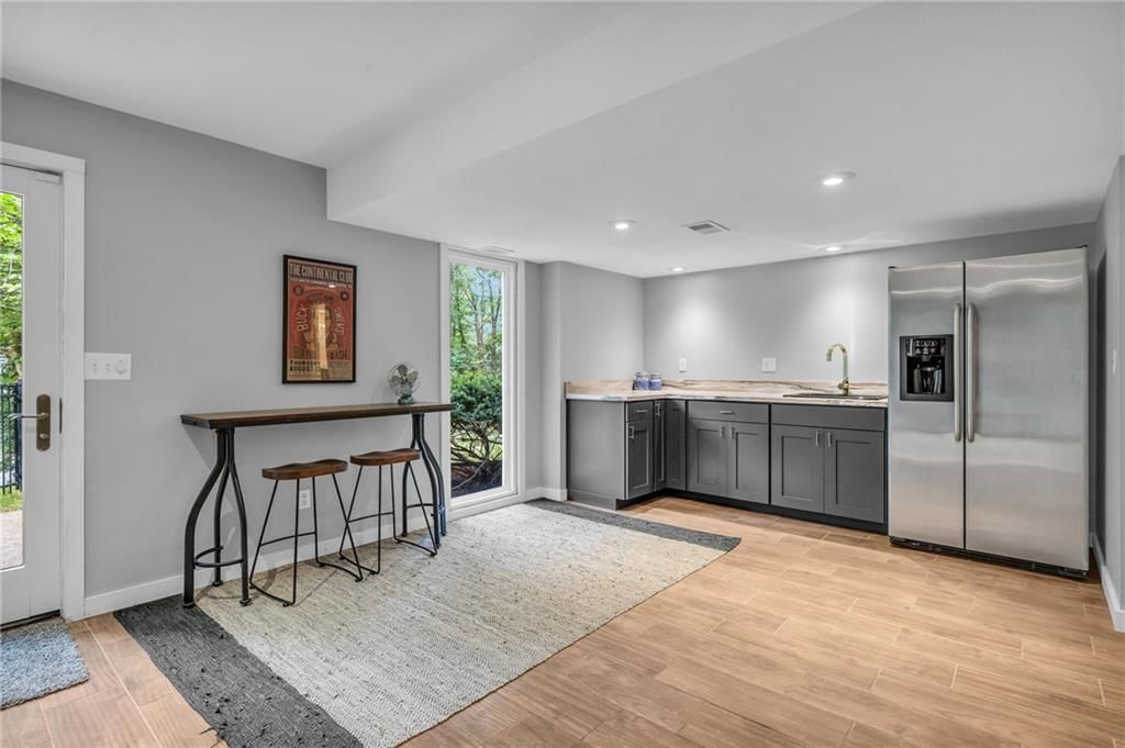 8233 NW Weatherby Drive — photo 39