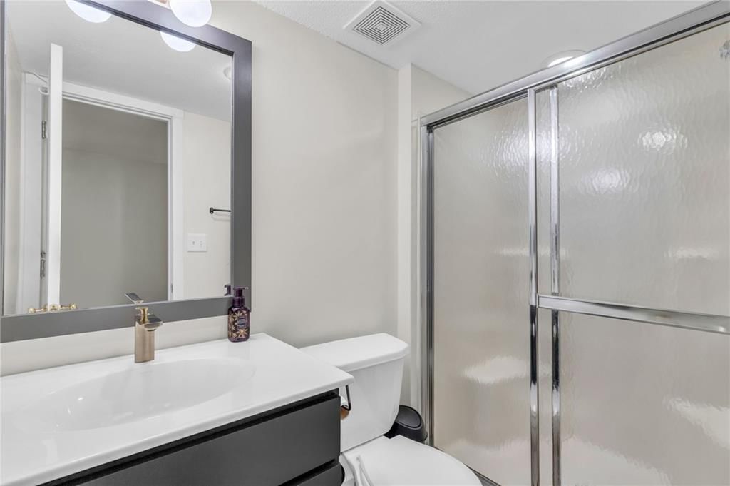 8233 NW Weatherby Drive — photo 42