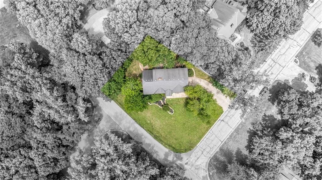 8233 NW Weatherby Drive — photo 53