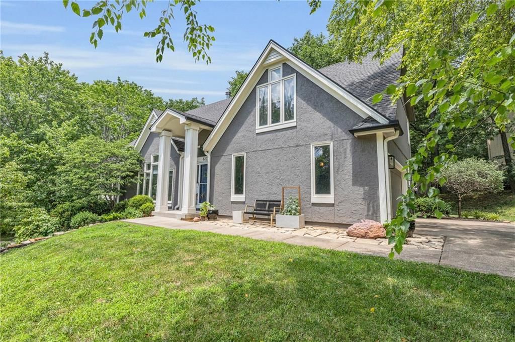 8233 NW Weatherby Drive — photo 62