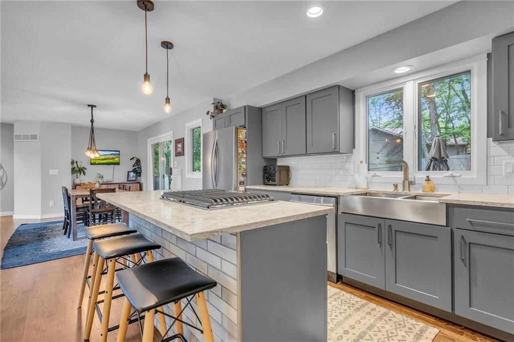 8233 NW Weatherby Drive — photo 10