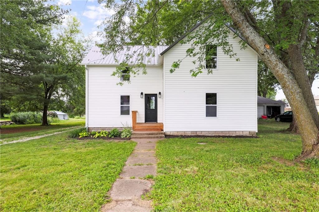 109 E Maple Street — photo 2