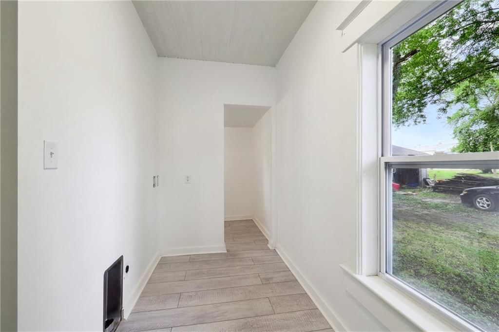 109 E Maple Street — photo 14