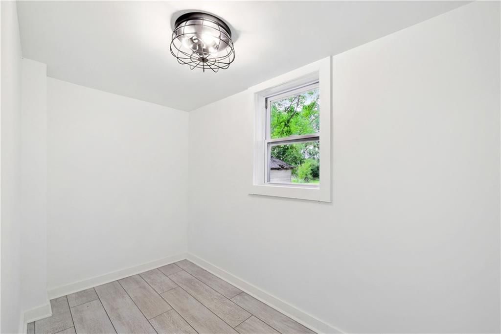 109 E Maple Street — photo 15