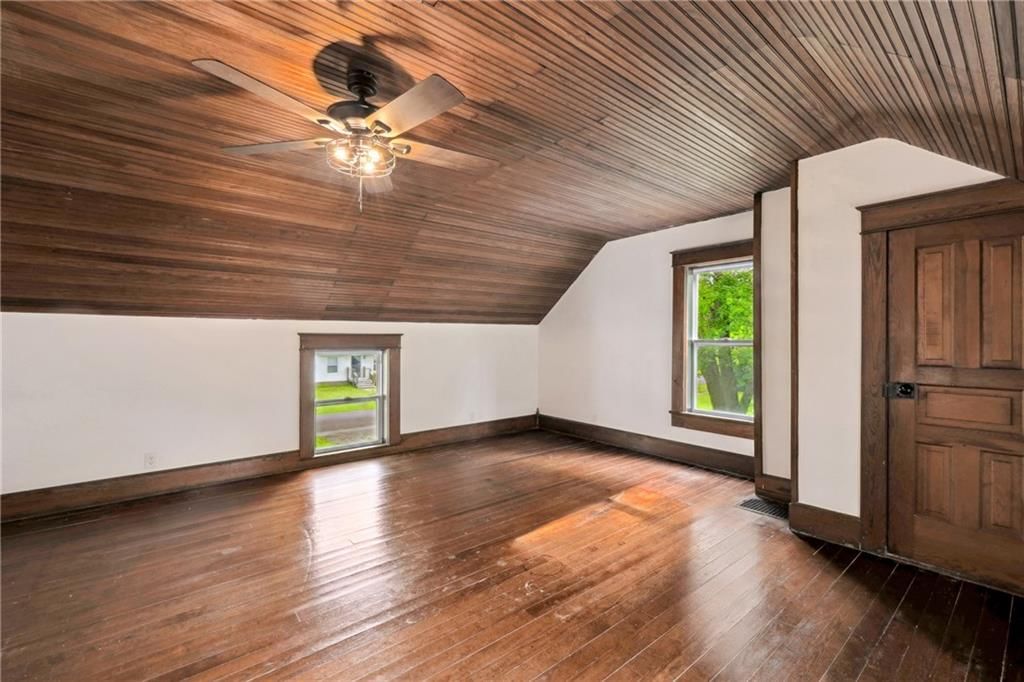 109 E Maple Street — photo 18