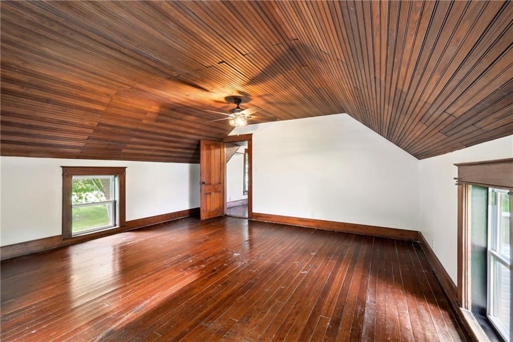109 E Maple Street — photo 19